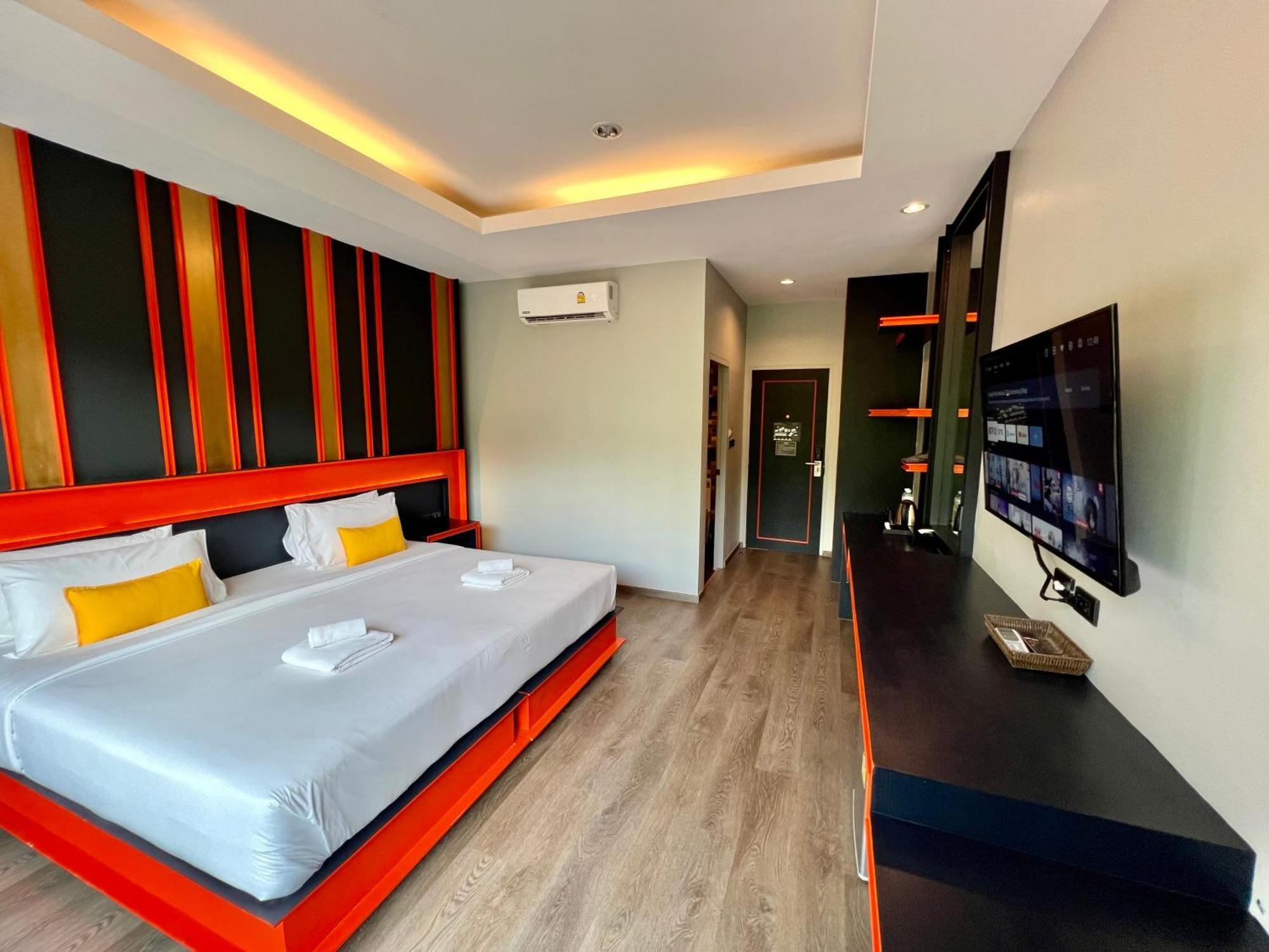 Wow Phuket Hotel Exterior photo